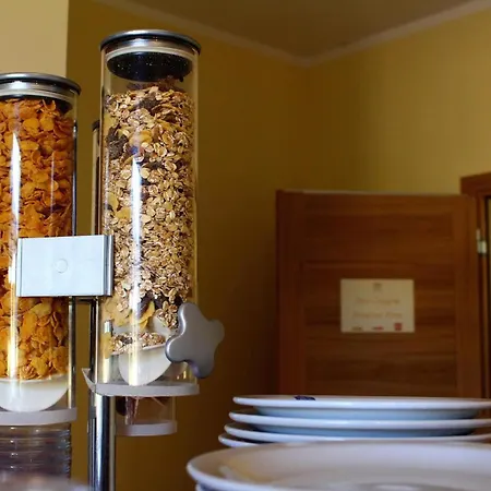 Alojamento de Acomodação e Pequeno-almoço Marzia 4*