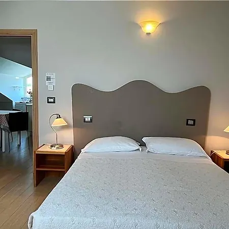 Nocleg ze śniadaniem Marzia 4*